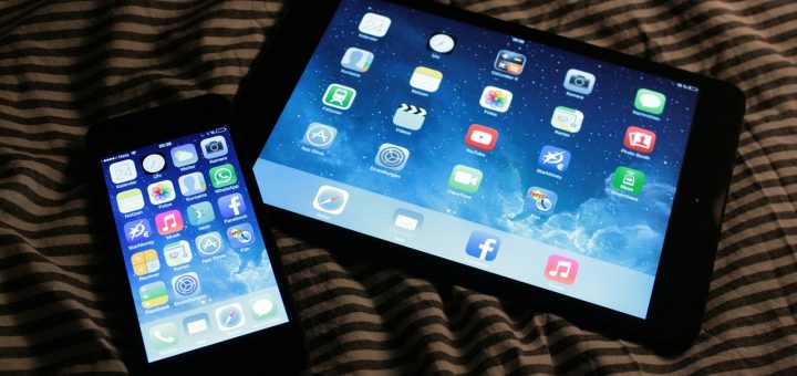 dangerous effects of light emitted from ipad and iphone