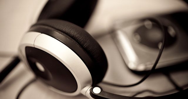 Headphones and mp3 player
